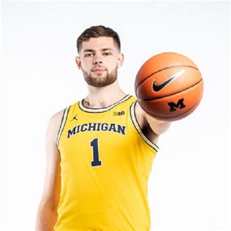 Michigan Wolverines Center Hunter Dickinson Biography (Age, Family ...