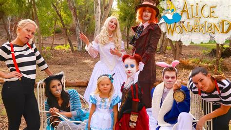 ALICE IN WONDERLAND HALLOWEEN SPECIAL! - YouTube