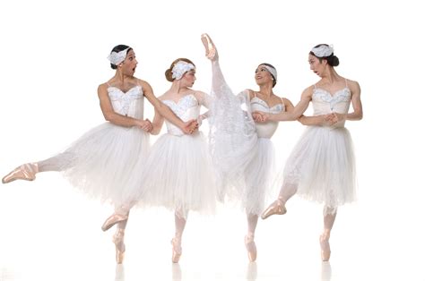 CATCH NY'S LES BALLETS ELOELLE IN 'MEN IN TUTU'S NEXT MONTH - Hypress Live