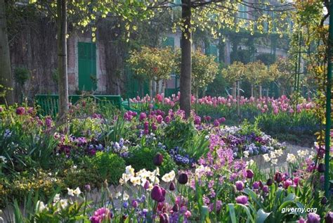 The Lonely Artist: The Gardens at Giverny