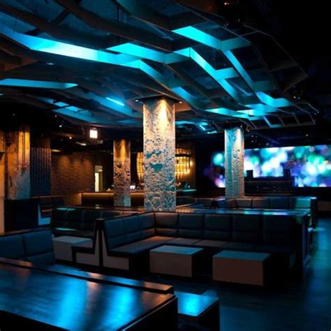 Nightlife in Chicago | Bares diseño, Diseño de discoteca, Diseño de interiores comerciales