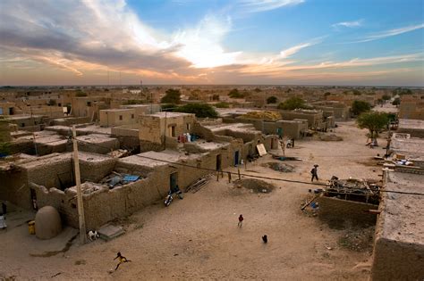 Timbuktu Underdeveloped City with Wonderful Mosque - Gets Ready