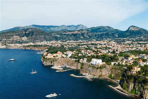 The beaches of Sorrento not to be missed and how to visit them