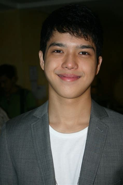 Elmo Magalona Talks About Julie Anne San Jose, Janine Gutierrez & Lauren Young - Showbiz Portal