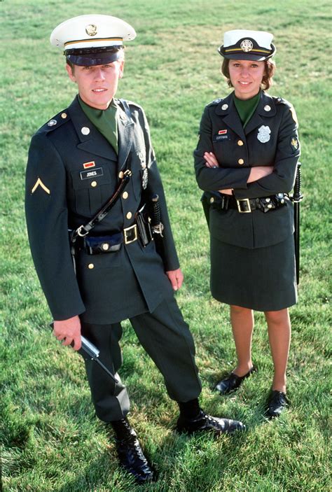 DA-ST-86-05869 | A U.S. Army military policewoman and her pa… | Flickr