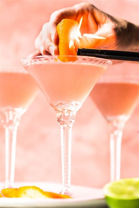 Cosmo Recipe for a Crowd (How to Make a Cosmopolitan) VIDEO!!