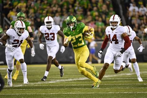 Bo Nix tosses 4 TDs and No. 13 Oregon downs Stanford 45-27