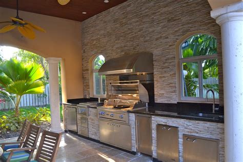 Florida Outdoor Kitchens | Public Kitchen