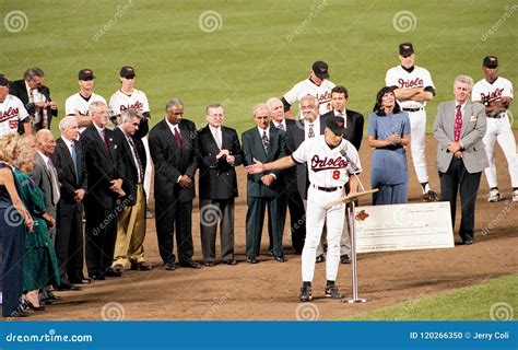 Cal Ripken Jr Addresses the Crowd after Breaking Lou Gehrig`s Ironman Streak Editorial Image ...