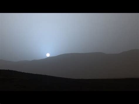 NASA's Curiosity rover captures stunning Mars sunset - Mars Robot