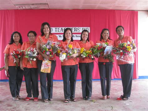 world teachers' day from Philippines | Teachers pose after g… | Flickr