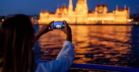 🛳️ The BEST Night Cruises & Boat Tours in Budapest (2024) No booking fee