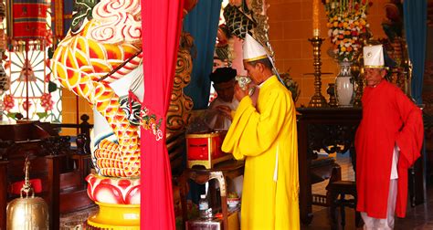 Cao Dai Temple, Tay Ninh - Famous Temple in Southern Vietnam