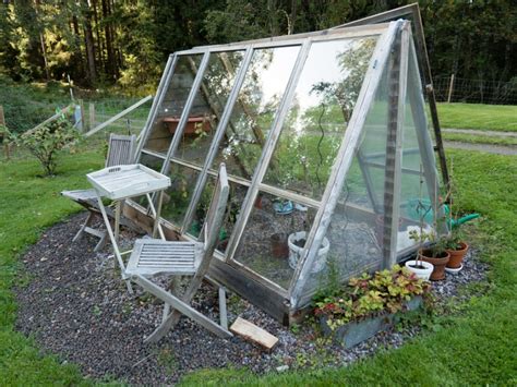 Greenhouse From Old Windows - How To Build A Greenhouse From Recycled ...