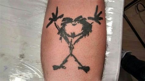 Pearl jam stickman #pearljam #tattoo #blacktattoo #alive #stickman | Tatoeage ideeën, Kleine ...