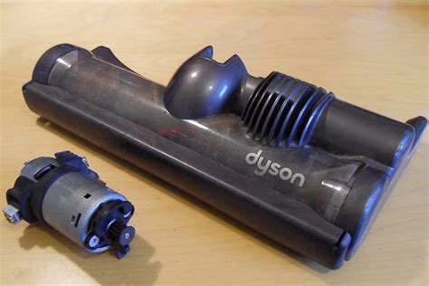 Dyson DC25 Brush Bar Not Spinning: How to Fix It? - Dyson Fixing ...