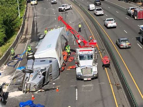 All I-5 northbound lanes reopen after morning closure for a crash near Terwilliger - oregonlive.com