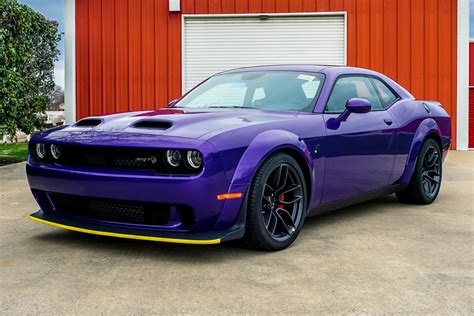 2019 DODGE CHALLENGER SRT HELLCAT REDEYE - Front 3/4 - 238436