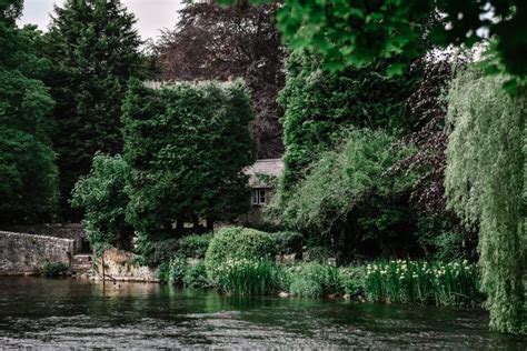 Ashford-In-The-Water: Prettiest Village in The Peak District - Derbyshire