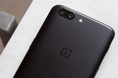 OnePlus 5 review: the me-too phone - The Verge