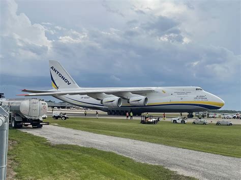 Antonov AN-124 landing in Melbourne : r/321