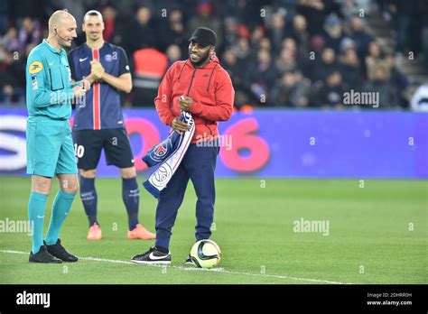 Jay jay okocha psg hi-res stock photography and images - Alamy