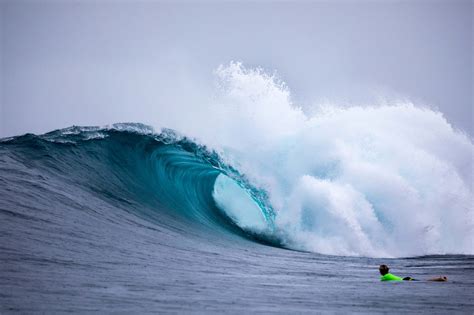 Surfing the Mentawai Islands Sumatra | Botik Resort