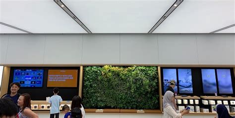 Apple Store Opens In Jewel Changi Airport - Tech