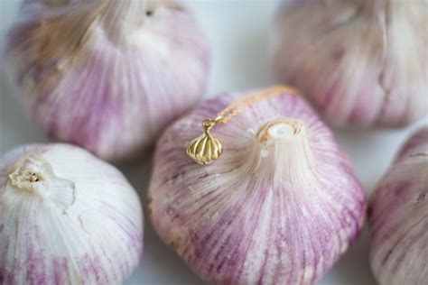 Garlic Pendant, 14K Yellow Gold - Delicacies