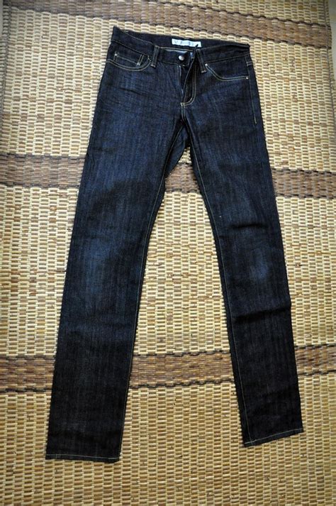 USED and ABUSED: UNIQLO (skinny jeans)(SOLD)