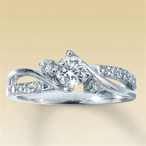 Looove this ring from Kay jewelers! Kay Jewelers, Promise Rings, Wedding Rings Engagement, Heart ...