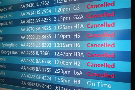 Why airlines bump passengers, and what you can do about it - Vox