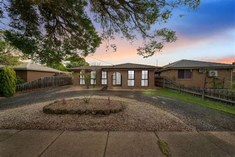 825 Houses for Sale in Melton, VIC, 3337 | Domain