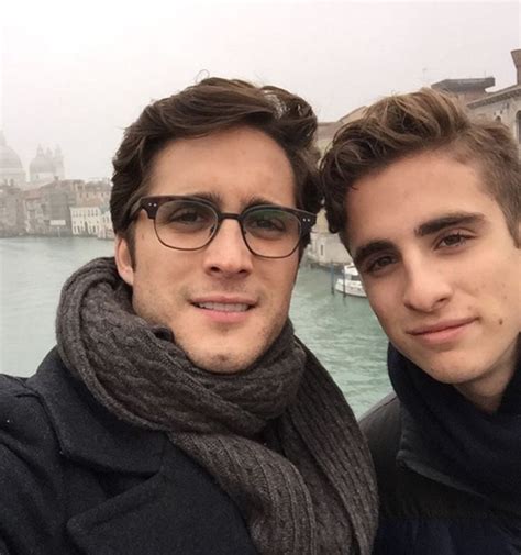 Él es Santiago González… ¡El guapo hermano de Diego Boneta! - EstiloDF