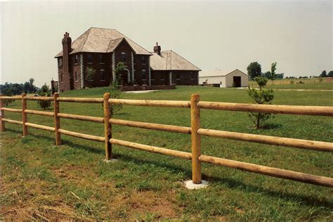 Cedar Post Fence – W-Bar-Y Fence Company