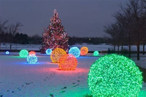 Bright & Colorful Christmas Light Balls in 10 Steps