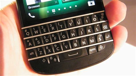 It might be June before US lays fingers on BlackBerry Q10's keyboard ...