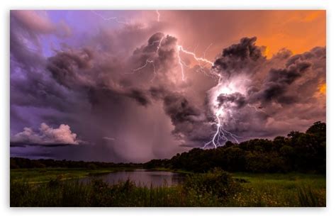 Lightning Strike Ultra HD Wallpaper for 4K UHD TV & Desktop ...