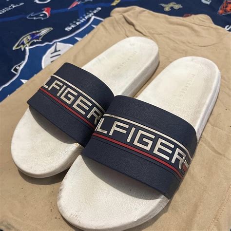 Tommy Hilfiger Men's White and Navy Slides | Depop