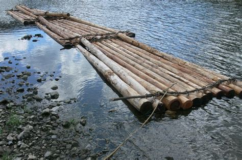 [Suggestion] Wooden Raft - Conquer the seas : r/playrust