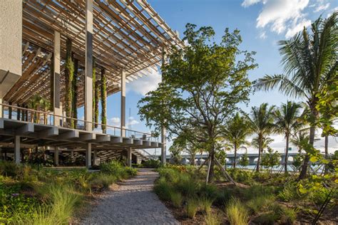 PAMM – Perez Art Museum Miami by ArquitectonicaGEO and Herzog & de ...