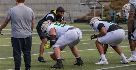 Oregon OC Will Stein provides thoughts on offensive line depth: 'I think we can roll eight deep'