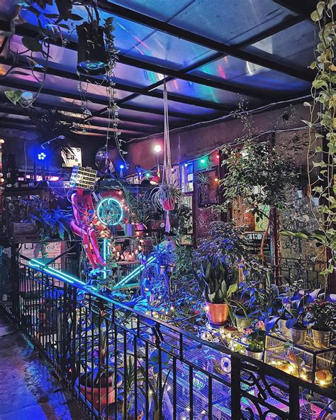 5 Insanely Awesome Budapest Ruin Bars (with Map and Images) - Seeker