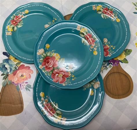 Pioneer Woman Vintage Floral Salad Plates on Carousell