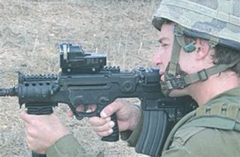 IDF phasing out M-16 in favor of Israeli-made Tavor - The Jerusalem Post