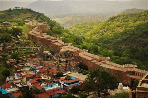 The second longest wall in the world at Kumbhalgarh Fort, Rajasthan