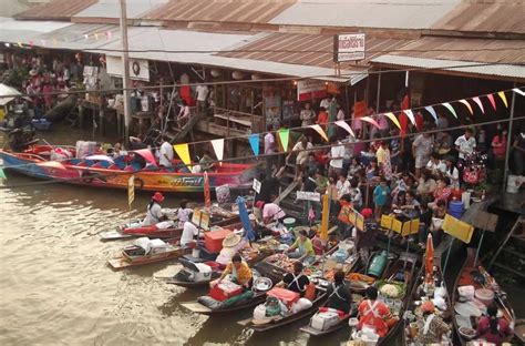 Amphawa Floating Market, Bangkok - Visit with Easy day Thailand Tours