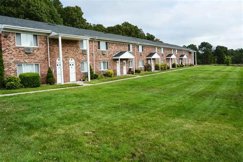 Brookwood at Holbrook Apartments - Holbrook, NY 11741