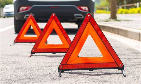 Warning Triangle Reflector Roadside Safety Kit (3-Pack) | Groupon