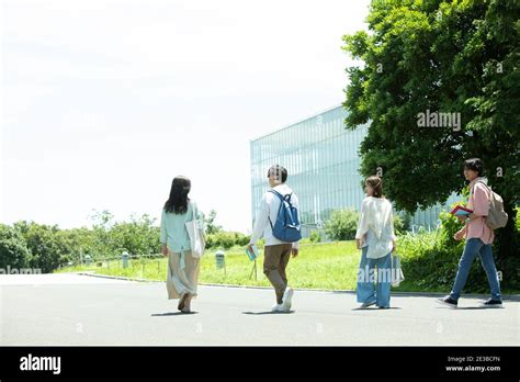 Japanese university students at the campus Stock Photo - Alamy